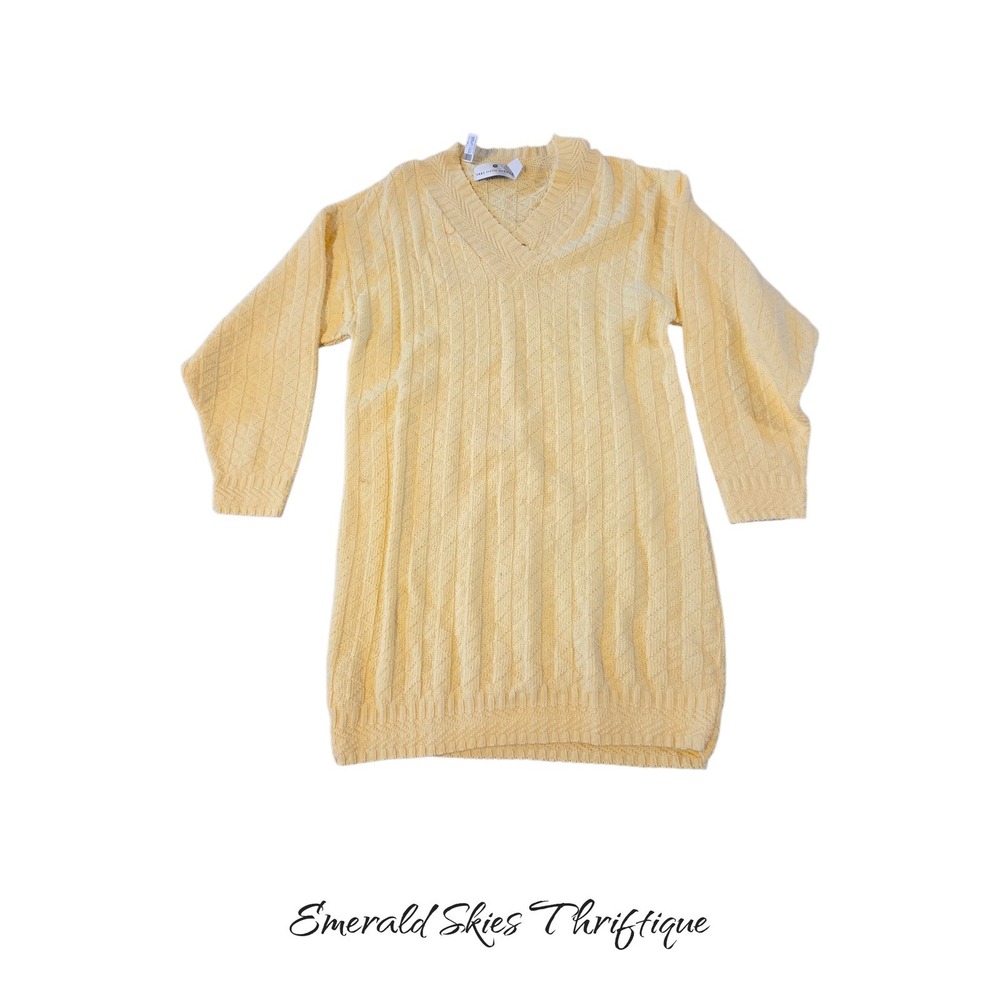 Vintage Saks fifth Ave sweater dress, nwt. Size  small. Free ship